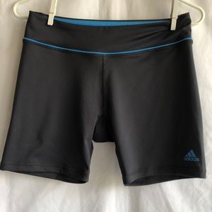 Adidas Athletic Biker Shorts Women sz M-4” Stretch